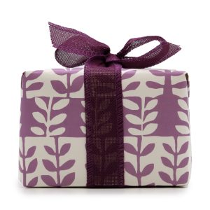 Agnes + Cat - Gift Box - Moonstone (Candle) + Provence & Tea and Roses (Fizz)