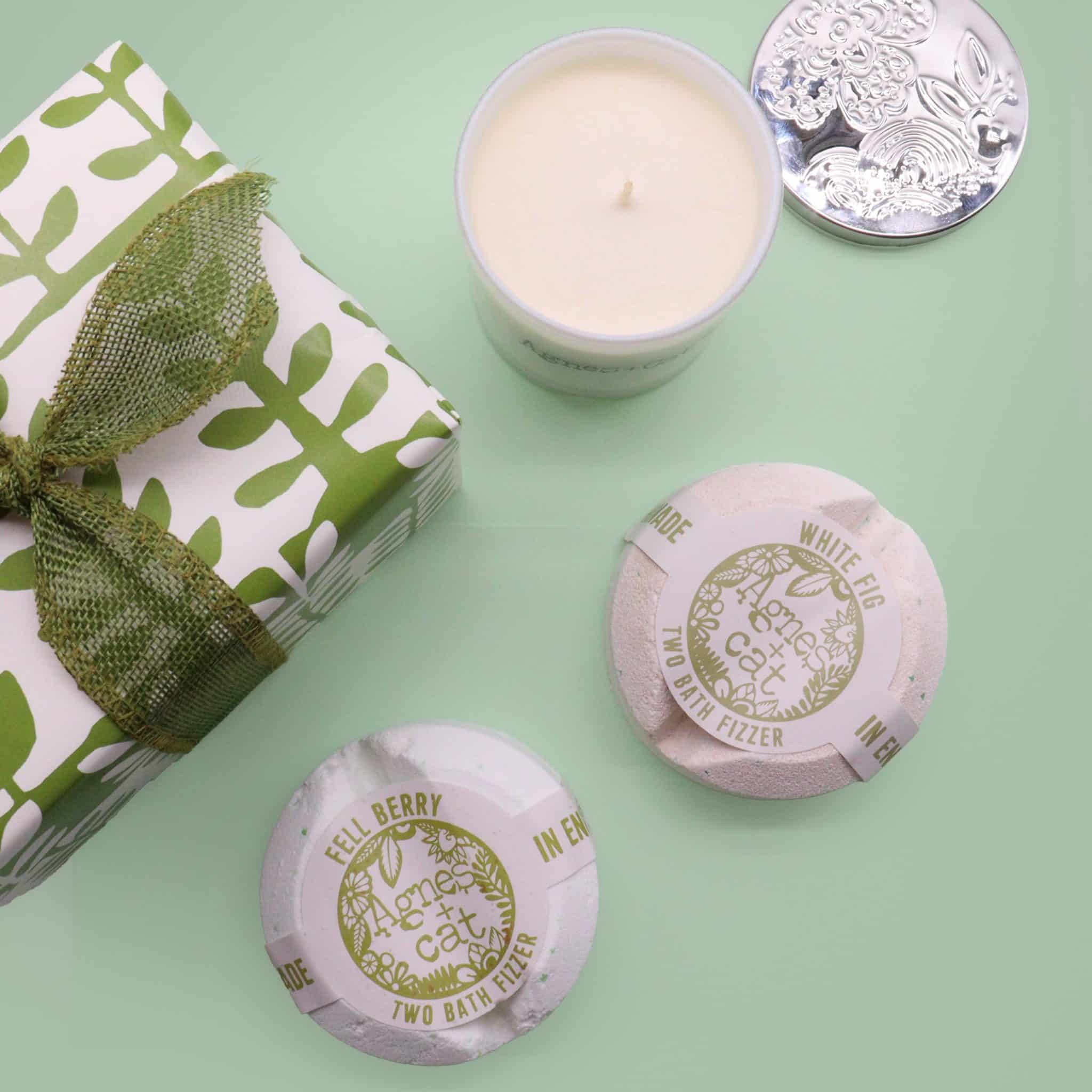 Agnes + Cat - Gift Box - Moonstone (Candle) + White Fig & Fell Berry (Fizz) 2 Agnes + Cat - Gift Box - Moonstone (Candle) + White Fig & Fell Berry (Fizz)